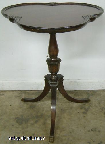 Antique Mahogany Clover Leaf Lamp Table
