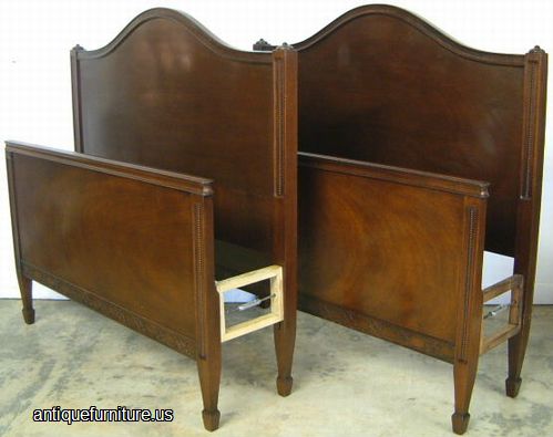 Antique Mahogany Twin Beds