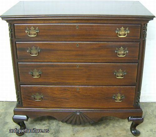Antique Mahogany Salem Chest