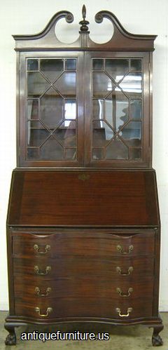 Antique Maddox Mahogany Governor Winthrop Desk