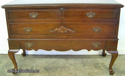 Antique Mahogany Queen Ann Cedar Chest